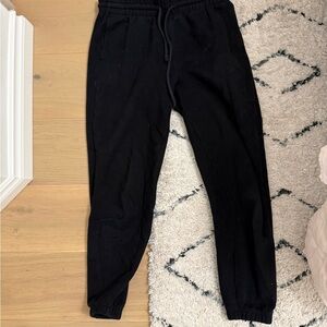 Black women’s sweats TNA boyfriend cozy Jogger Pants aritzia